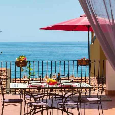 Апартаменти Siciliabedda Naxos House